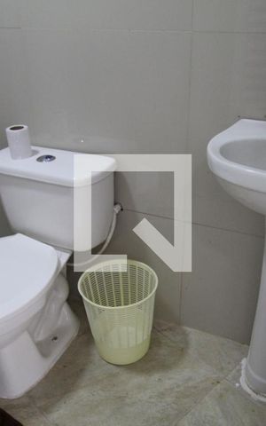 Casa à venda com 620m², 3 quartos e 4 vagasBanheiro da sala da edícula 