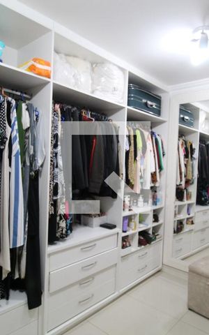 Casa à venda com 620m², 3 quartos e 4 vagasCloset da suíte 1