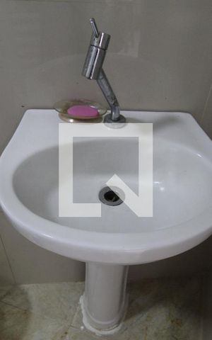 Casa à venda com 620m², 3 quartos e 4 vagasBanheiro da sala da edícula 