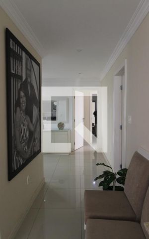 Casa à venda com 620m², 3 quartos e 4 vagasSala - Corredor