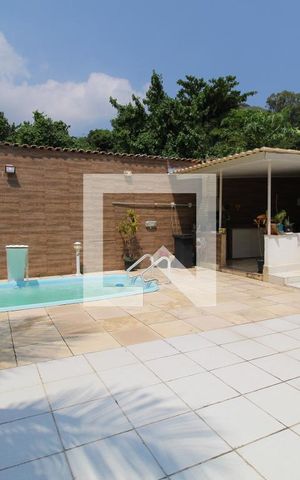 Casa à venda com 620m², 3 quartos e 4 vagasPiscina