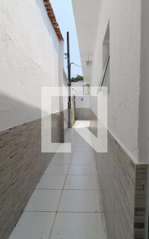 Casa à venda com 620m², 3 quartos e 4 vagasVaranda da suíte 2 vai de encontro com a lateral da casa