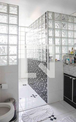 Casa para alugar com 660m², 4 quartos e 3 vagasBanheiro da Suíte 2