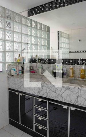 Casa para alugar com 660m², 4 quartos e 3 vagasBanheiro da Suíte 2