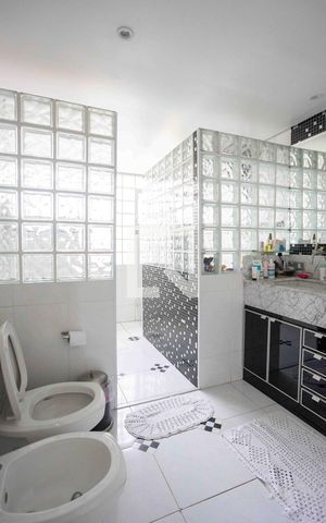 Casa para alugar com 660m², 4 quartos e 3 vagasBanheiro da Suíte 2