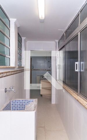 Apartamento à venda com 140m², 3 quartos e 1 vagaÁrea de Serviço