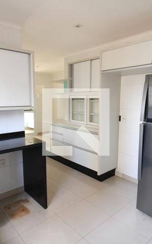 Apartamento à venda com 191m², 4 quartos e 4 vagasCozinha