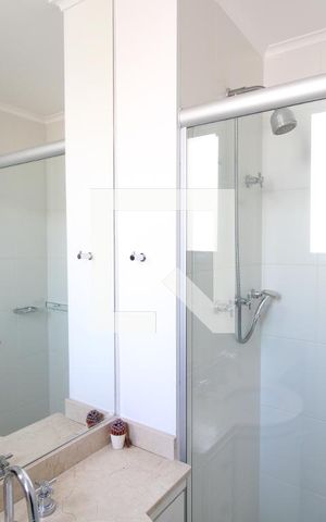 Apartamento à venda com 191m², 4 quartos e 4 vagasQuarto 5 - Banheiro
