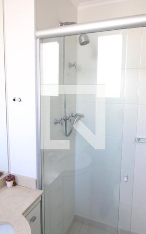 Apartamento à venda com 191m², 4 quartos e 4 vagasQuarto 5 - Banheiro