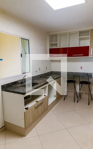 Casa para alugar com 138m², 3 quartos e 3 vagas Casa para alugar com 138m², 3 quartos e 3 vagasCozinha - Armários