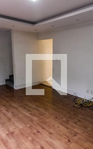 Casa para alugar com 138m², 3 quartos e 3 vagas Casa para alugar com 138m², 3 quartos e 3 vagasSala