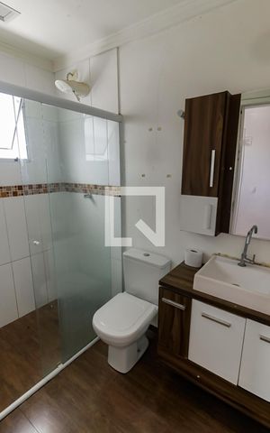 Casa para alugar com 138m², 3 quartos e 3 vagas Casa para alugar com 138m², 3 quartos e 3 vagasBanheiro da Suíte 1