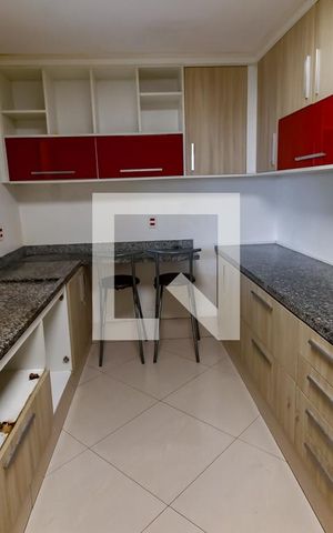 Casa para alugar com 138m², 3 quartos e 3 vagas Casa para alugar com 138m², 3 quartos e 3 vagasCozinha - Armários