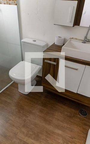 Casa para alugar com 138m², 3 quartos e 3 vagas Casa para alugar com 138m², 3 quartos e 3 vagasBanheiro da Suíte 1