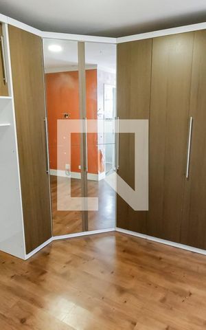 Casa para alugar com 138m², 3 quartos e 3 vagas Casa para alugar com 138m², 3 quartos e 3 vagasSuíte 1 - armários