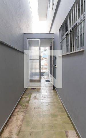 Casa à venda com 160m², 4 quartos e 2 vagasCorredor Lateral