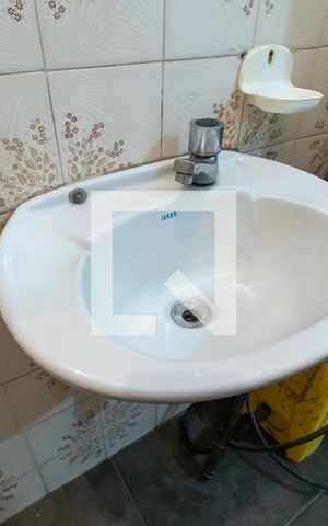 Casa à venda com 160m², 4 quartos e 2 vagasBanheiro de Serviço