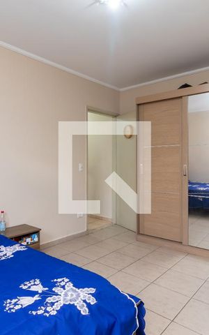 Casa à venda com 160m², 4 quartos e 2 vagasSuíte