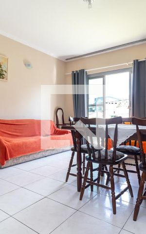 Casa à venda com 160m², 4 quartos e 2 vagasSala