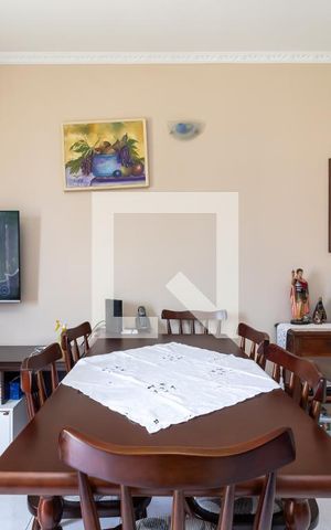 Casa à venda com 160m², 4 quartos e 2 vagasSala
