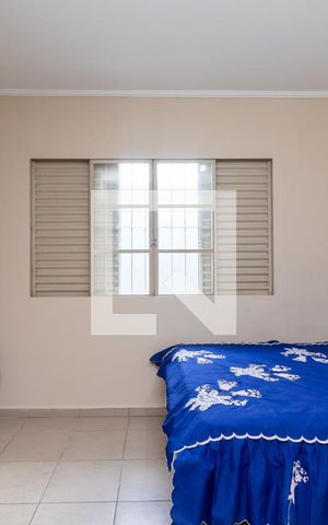 Casa à venda com 160m², 4 quartos e 2 vagasSuíte