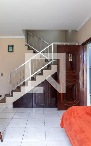 Casa à venda com 160m², 4 quartos e 2 vagasSala