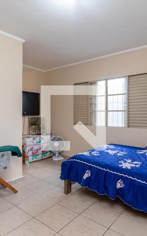 Casa à venda com 160m², 4 quartos e 2 vagasSuíte