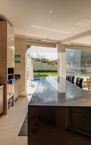 Casa à venda com 700m², 5 quartos e 5 vagas Casa à venda com 700m², 5 quartos e 5 vagasÁrea gourmet
