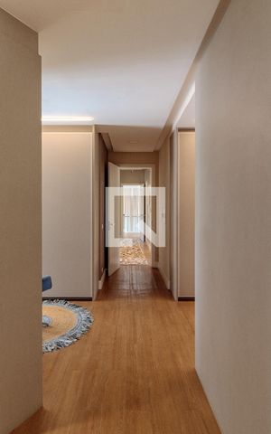 Casa à venda com 700m², 5 quartos e 5 vagas Casa à venda com 700m², 5 quartos e 5 vagasSuíte 5