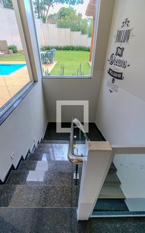 Casa à venda com 700m², 5 quartos e 5 vagas Casa à venda com 700m², 5 quartos e 5 vagasÁrea externa