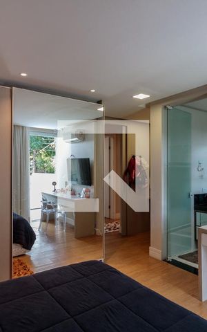 Casa à venda com 700m², 5 quartos e 5 vagas Casa à venda com 700m², 5 quartos e 5 vagasSuíte 1