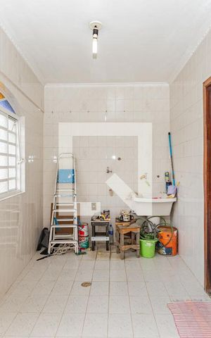 Casa à venda com 300m², 3 quartos e 5 vagas Casa à venda com 300m², 3 quartos e 5 vagasÁrea de Serviço