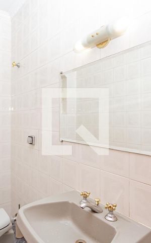 Casa à venda com 300m², 3 quartos e 5 vagas Casa à venda com 300m², 3 quartos e 5 vagasLavabo