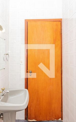 Casa à venda com 300m², 3 quartos e 5 vagas Casa à venda com 300m², 3 quartos e 5 vagasLavabo