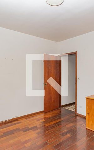 Casa à venda com 300m², 3 quartos e 5 vagas Casa à venda com 300m², 3 quartos e 5 vagasQuarto 2