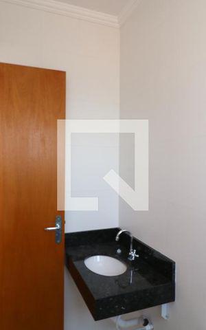 Casa à venda com 97m², 2 quartos e 4 vagasBanheiro da Suíte 1