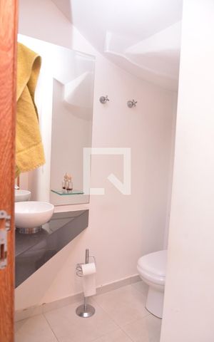 Casa à venda com 250m², 4 quartos e 4 vagasLavabo