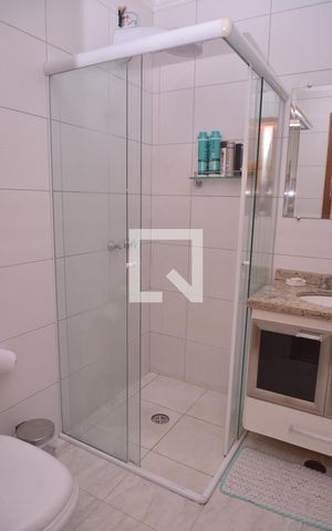 Casa à venda com 250m², 4 quartos e 4 vagasBanheiro Suíte 3
