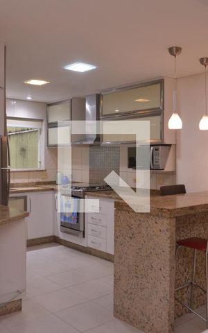 Casa à venda com 250m², 4 quartos e 4 vagasDetalhe Cozinha