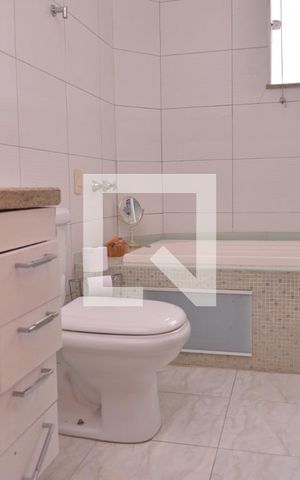 Casa à venda com 250m², 4 quartos e 4 vagasBanheiro Suite 1