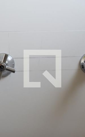 Casa à venda com 97m², 2 quartos e 4 vagasBanheiro da Suíte 2