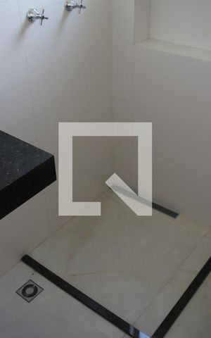 Casa à venda com 97m², 2 quartos e 4 vagasBanheiro da Suíte 2