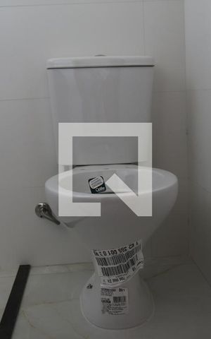 Casa à venda com 97m², 2 quartos e 4 vagasBanheiro da Suíte 2