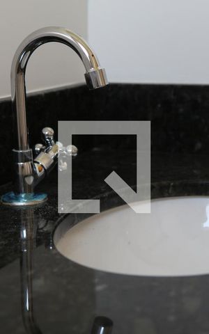 Casa à venda com 97m², 2 quartos e 4 vagasBanheiro da Suíte 1