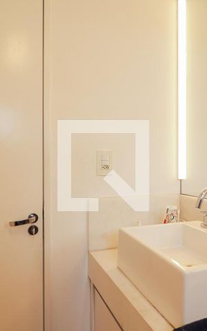 Apartamento para alugar com 83m², 2 quartos e 2 vagasBanheiro da Suite
