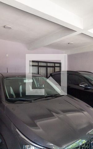 Casa à venda com 520m², 5 quartos e 2 vagas Casa à venda com 520m², 5 quartos e 2 vagasGaragem