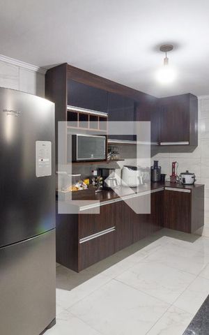 Casa à venda com 520m², 5 quartos e 2 vagas Casa à venda com 520m², 5 quartos e 2 vagasCozinha