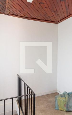 Casa à venda com 520m², 5 quartos e 2 vagas Casa à venda com 520m², 5 quartos e 2 vagasSala