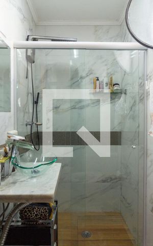 Casa à venda com 520m², 5 quartos e 2 vagas Casa à venda com 520m², 5 quartos e 2 vagasBANHEIRO