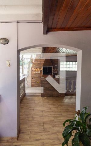 Casa à venda com 520m², 5 quartos e 2 vagas Casa à venda com 520m², 5 quartos e 2 vagasArea externa